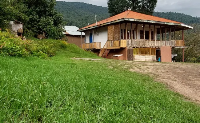 ویلا سنتی پدربزرگ رستم آباد ویلا سنتی پدربزرگ رستم آباد