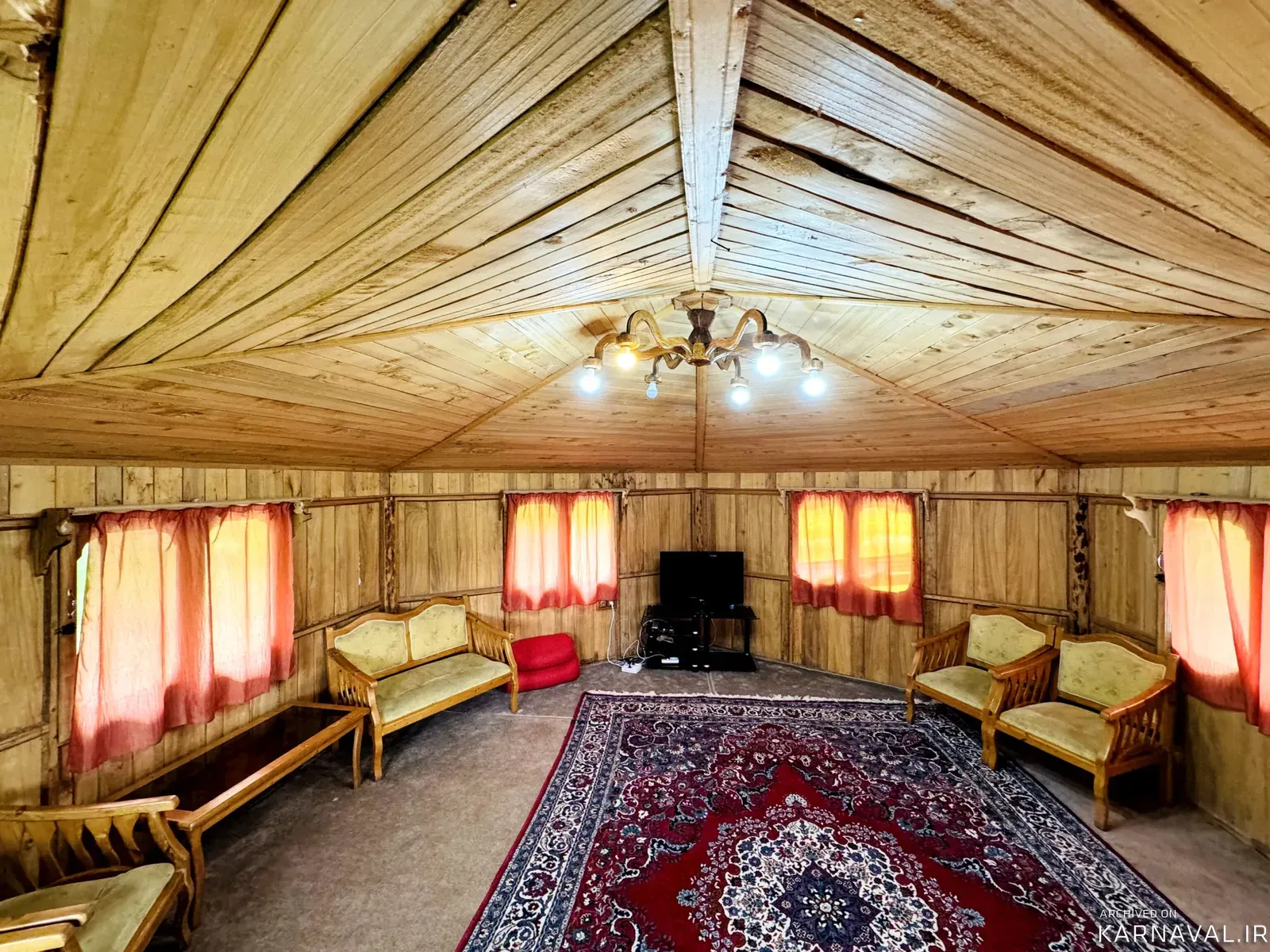 کلبه جنگلی دریاچه لفور لفور