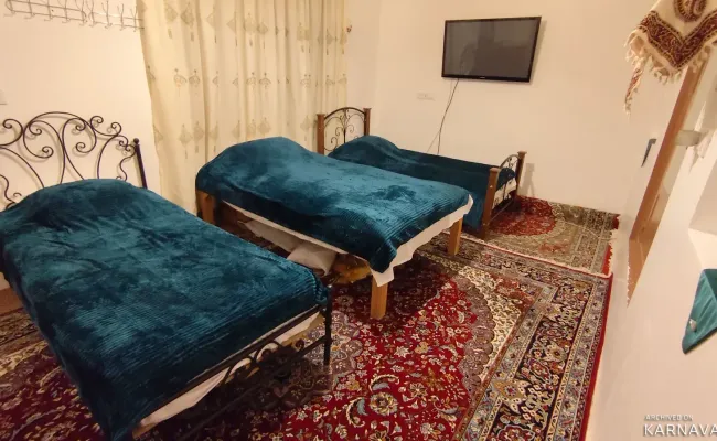 اقامتگاه بومگردی سنتی خانم تاج (اتاق ژینا) کاشان اقامتگاه بومگردی سنتی خانم تاج (اتاق ژینا) کاشان
