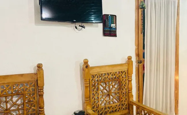 اقامتگاه بومگردی سنتی ددمان(اتاق طارم طبقه همکف) زنجان اقامتگاه بومگردی سنتی ددمان(اتاق طارم طبقه همکف) زنجان