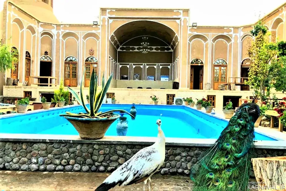 اقامتگاه بومگردی سرای جهانگرد(سه نفره زیرزمین) مهریز اقامتگاه بومگردی سرای جهانگرد(سه نفره زیرزمین) مهریز