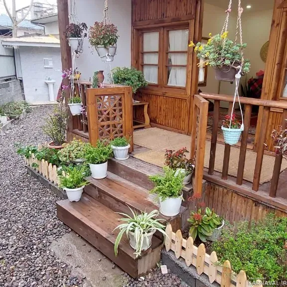 کلبه چوبی گلها لنگرود