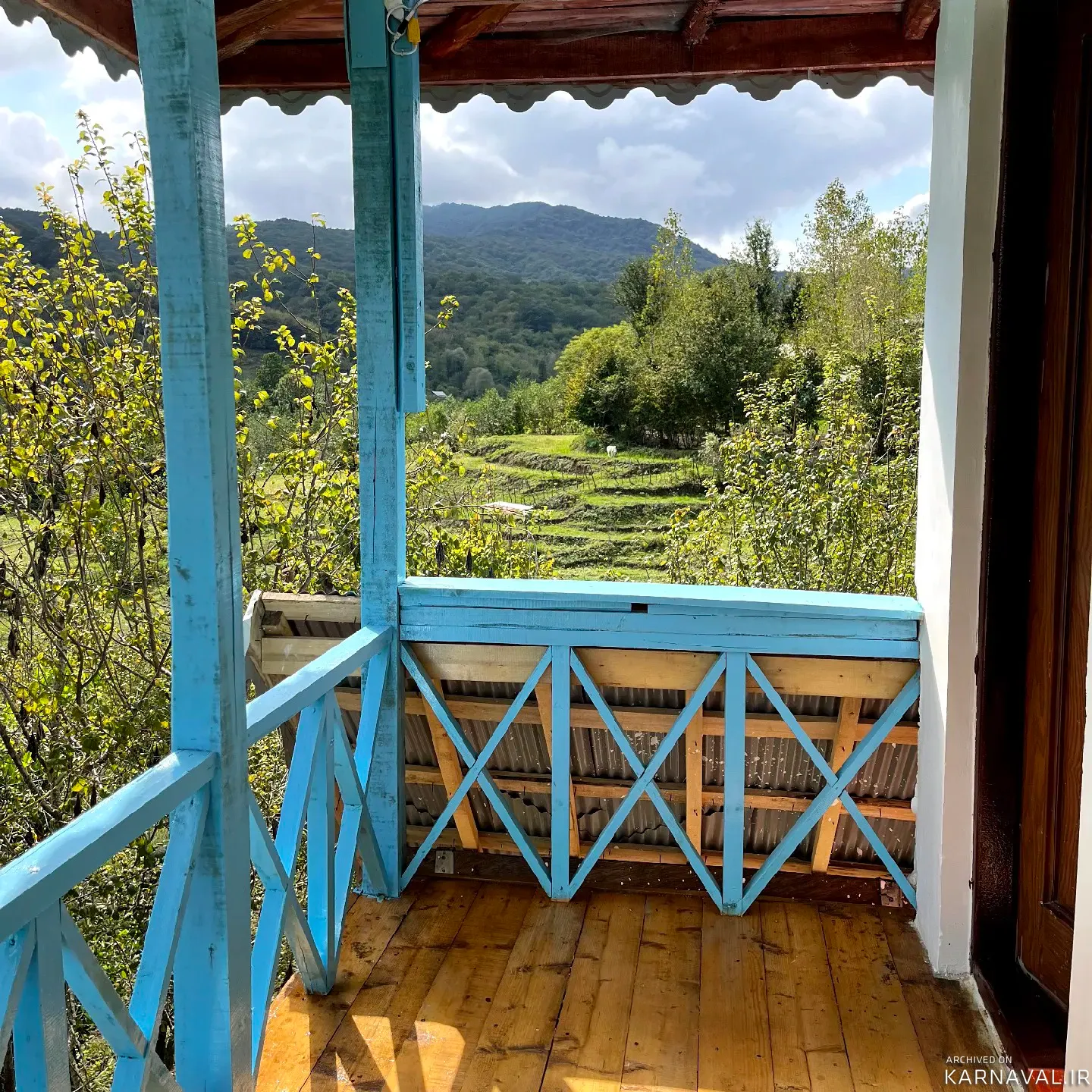 کلبه فیروزه ای سنگر کلبه فیروزه ای سنگر