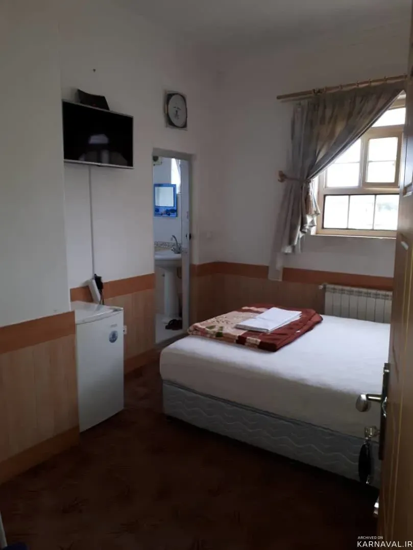 مهمانسرا قائم اتاق ۳۲۳ بیرجند
