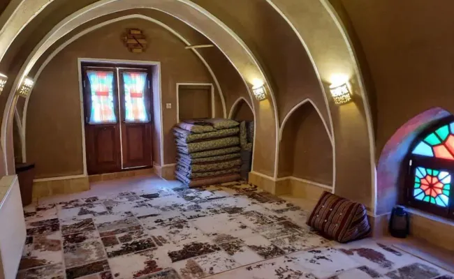 اقامتگاه بومگردی ماه و ماهی (کاهگلی) اردکان اقامتگاه بومگردی ماه و ماهی (کاهگلی) اردکان