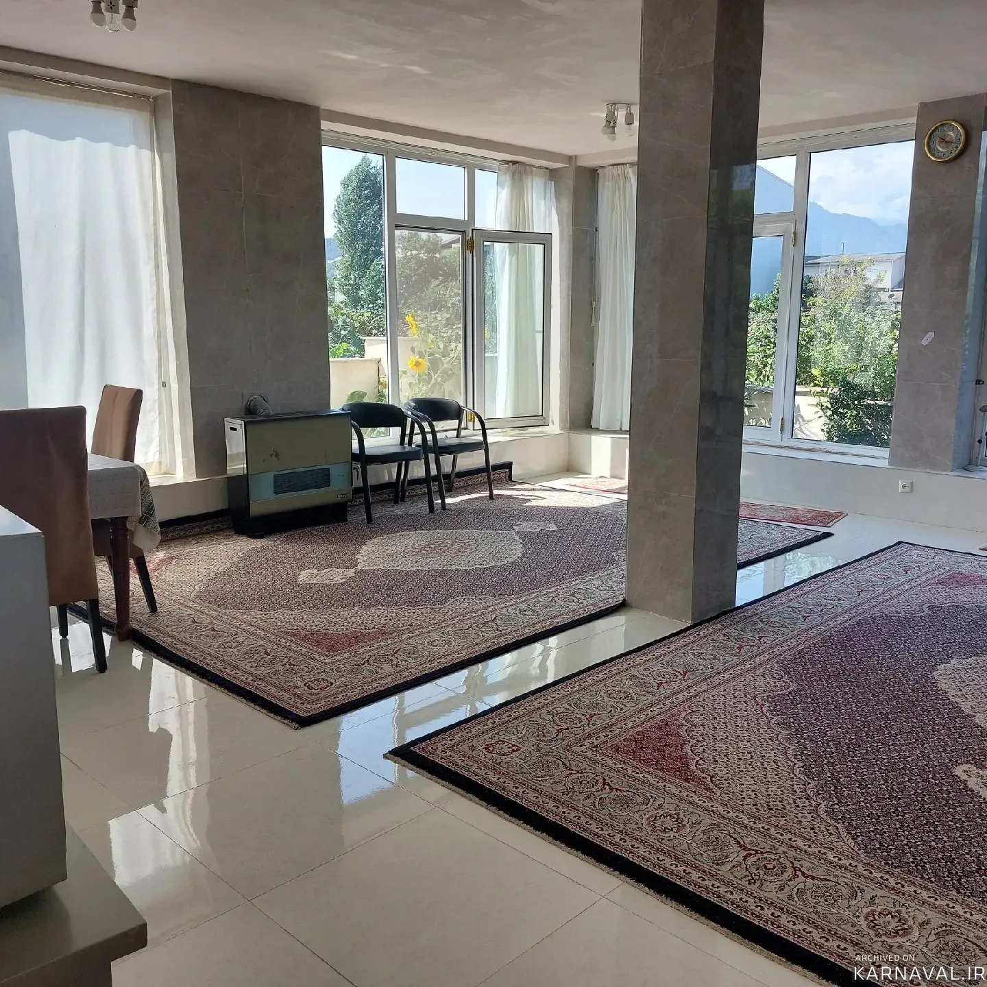 ویلا لاوندر با فوتبال دستی آستارا