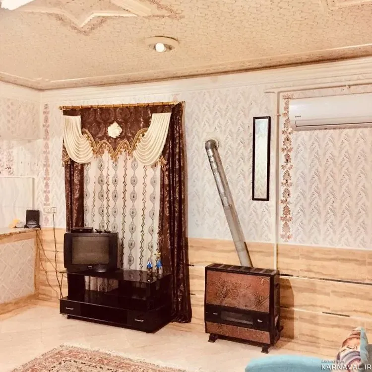 خانه زنبق رشت