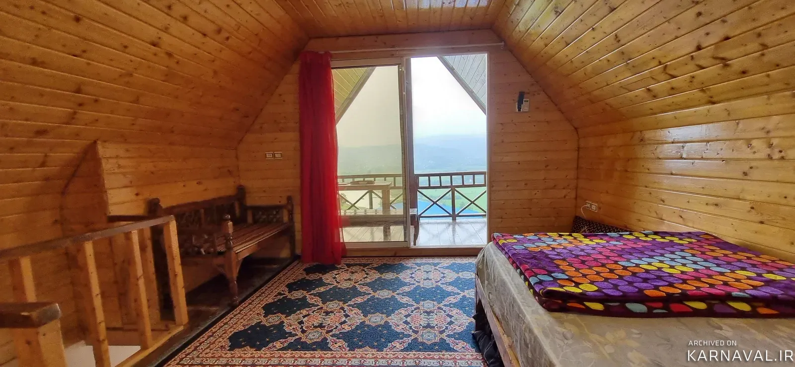 کلبه چوبی اَتِر شیرگاه