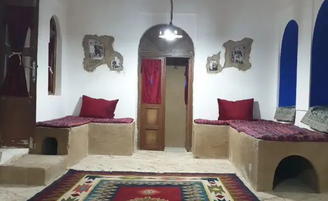 اقامتگاه بومگردی قلعه تاریخی کریم خان (اتاق۱) همدان اقامتگاه بومگردی قلعه تاریخی کریم خان (اتاق۱) همدان