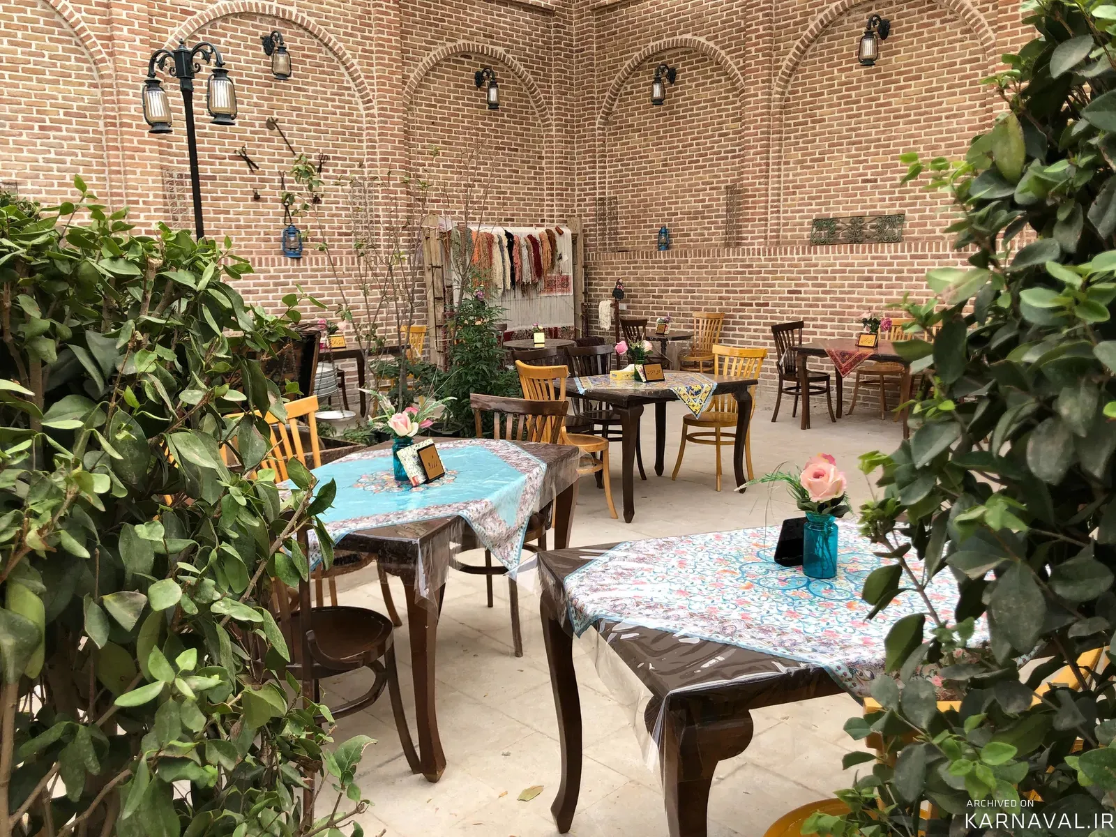 هتل سنتی نبوی (فیروزه ای) با صبحانه رایگان قزوین