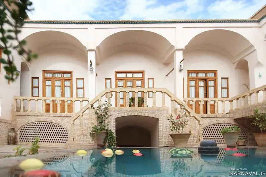 هتل سنتی کاشانه روشن (سه نفره با سرویس)،زیر همکف کاشان هتل سنتی کاشانه روشن (سه نفره با سرویس)،زیر همکف کاشان
