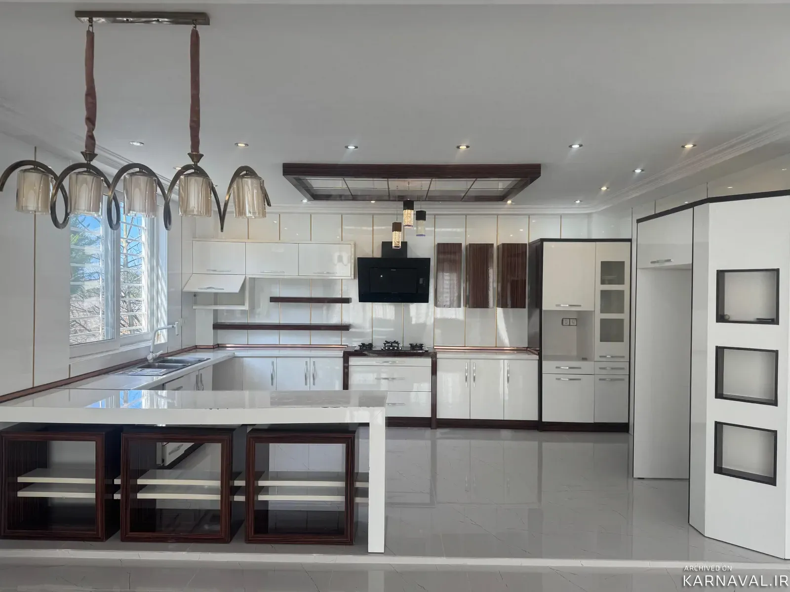 ویلا عمارت استخردار آبگرم با بیلیارد لاله رامسر