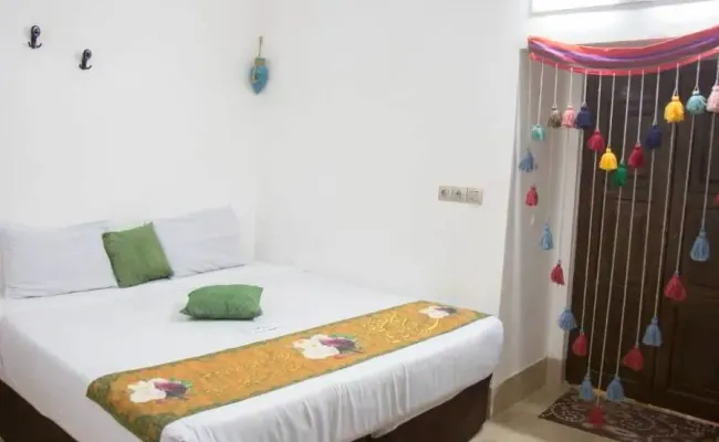 هتل سنتی نقره(اتاق 2 نفره دبل) یزد هتل سنتی نقره(اتاق 2 نفره دبل) یزد