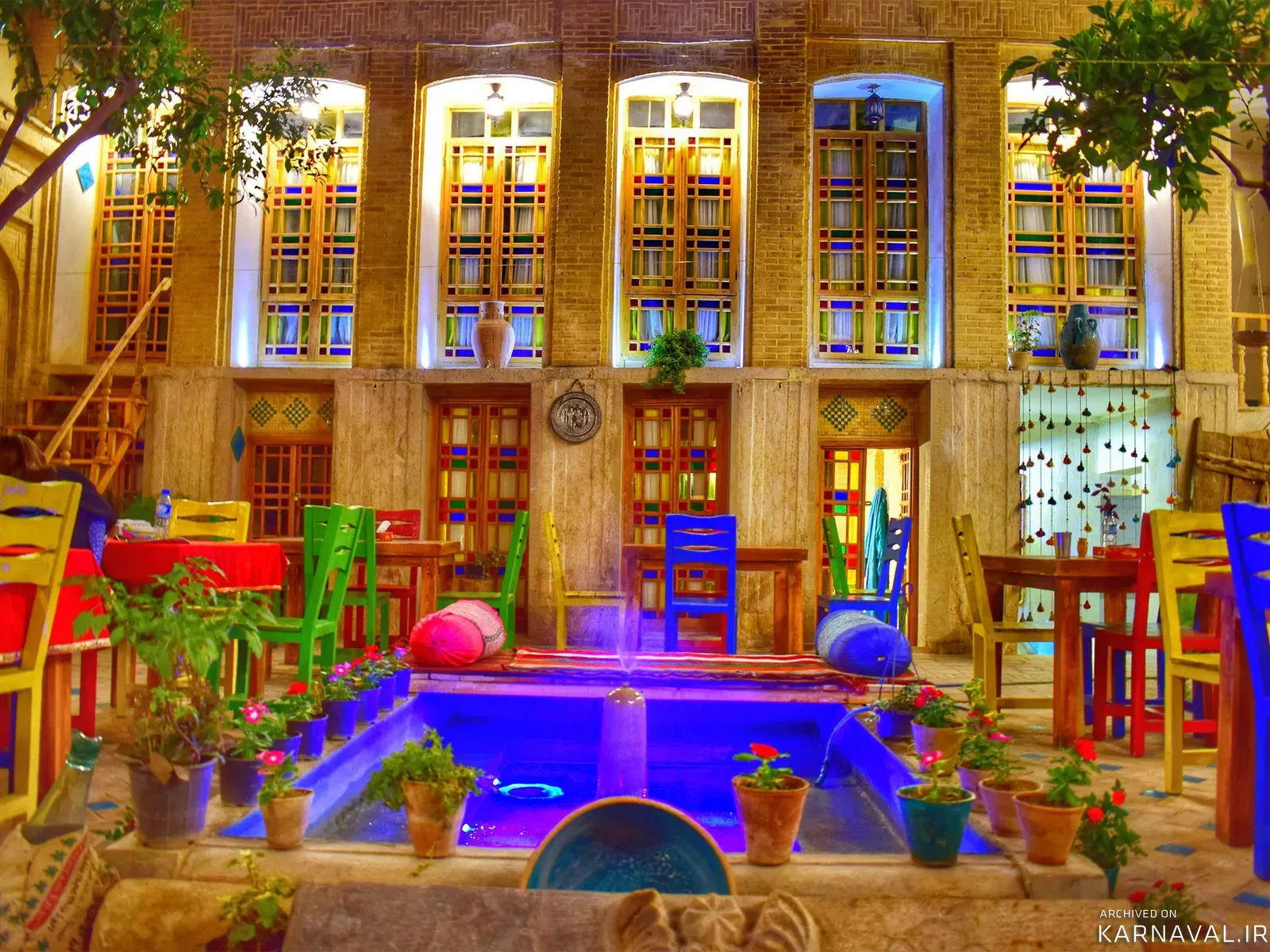 اقامتگاه بوم‌گردی عمارت هفت رنگ(درب شیخ) شیراز