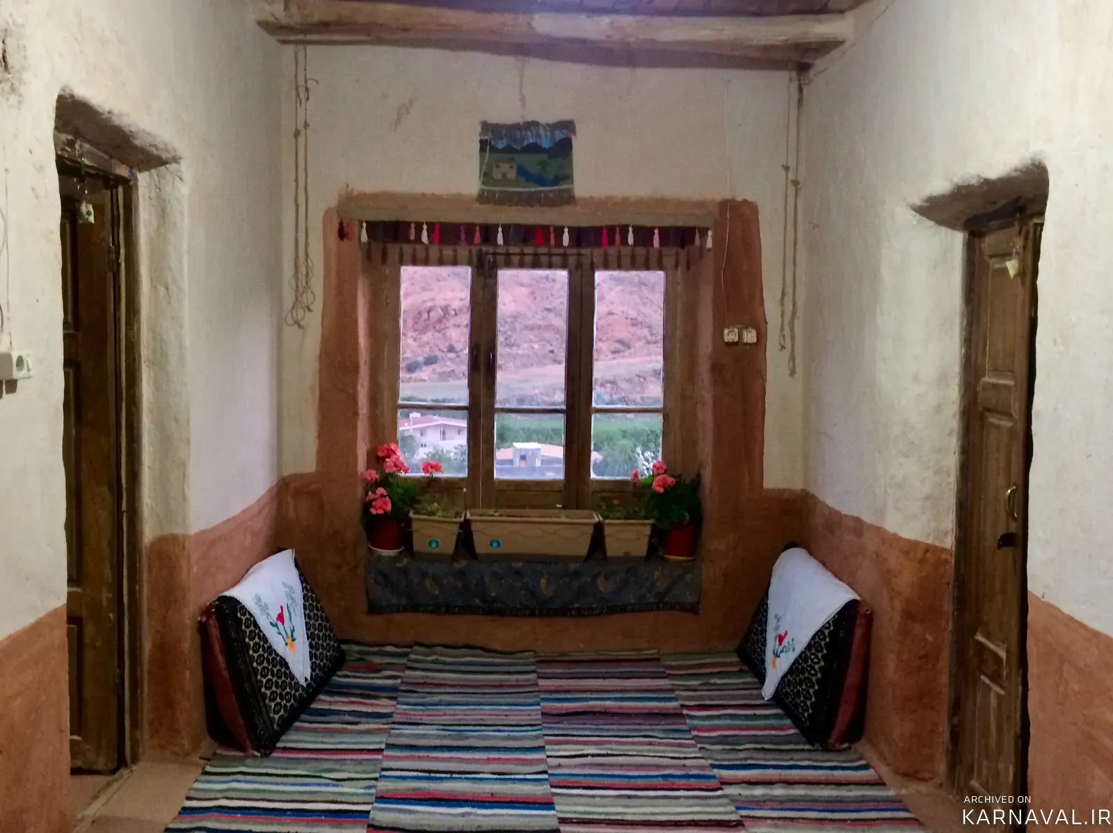 اقامتگاه بوم‌گردی یادگار مجن(اتاق گل سفید) شاهرود