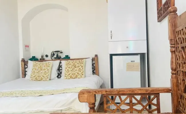 اقامتگاه بومگردی سنتی ددمان (آکانزانیا-طبقه بالا) زنجان اقامتگاه بومگردی سنتی ددمان (آکانزانیا-طبقه بالا) زنجان