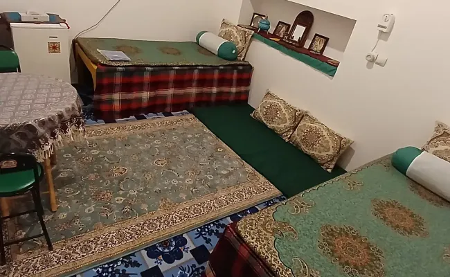 اقامتگاه بومگردی سرای مهرآفرین روستای مرق (اتاق ۴) نیاسر اقامتگاه بومگردی سرای مهرآفرین روستای مرق (اتاق ۴) نیاسر