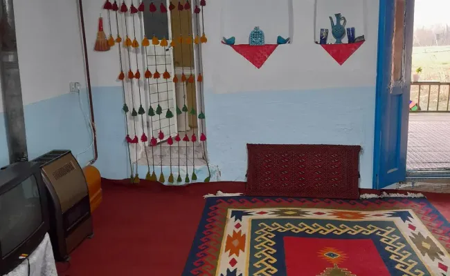 اقامتگاه بومگردی گیل خانه(اتاق گل گندم) کوچصفهان اقامتگاه بومگردی گیل خانه(اتاق گل گندم) کوچصفهان