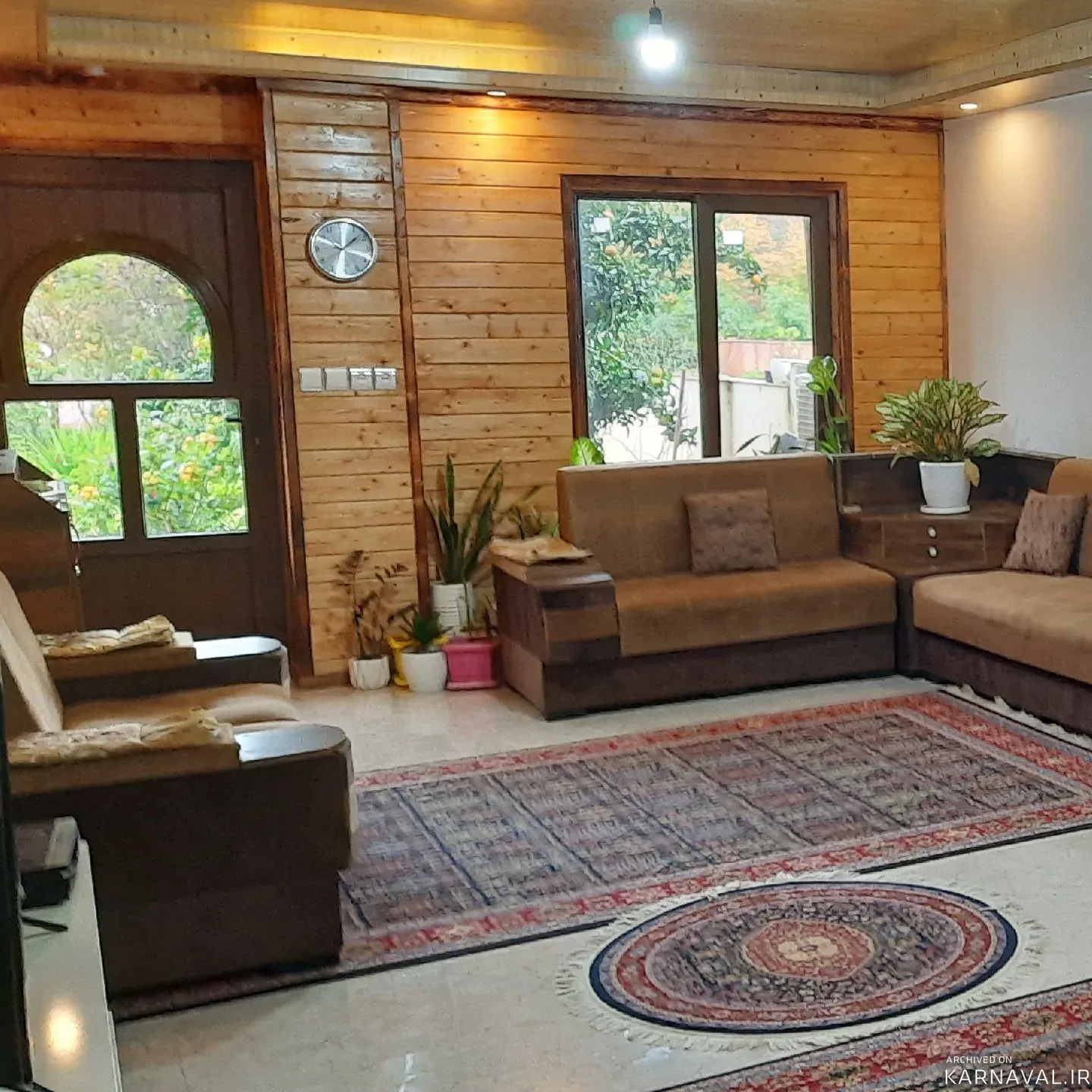 ویلا گلپر با دیزاین چوب با فوتبال دستی بابل