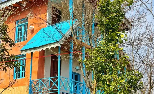 کلبه فیروزه ای سنگر کلبه فیروزه ای سنگر