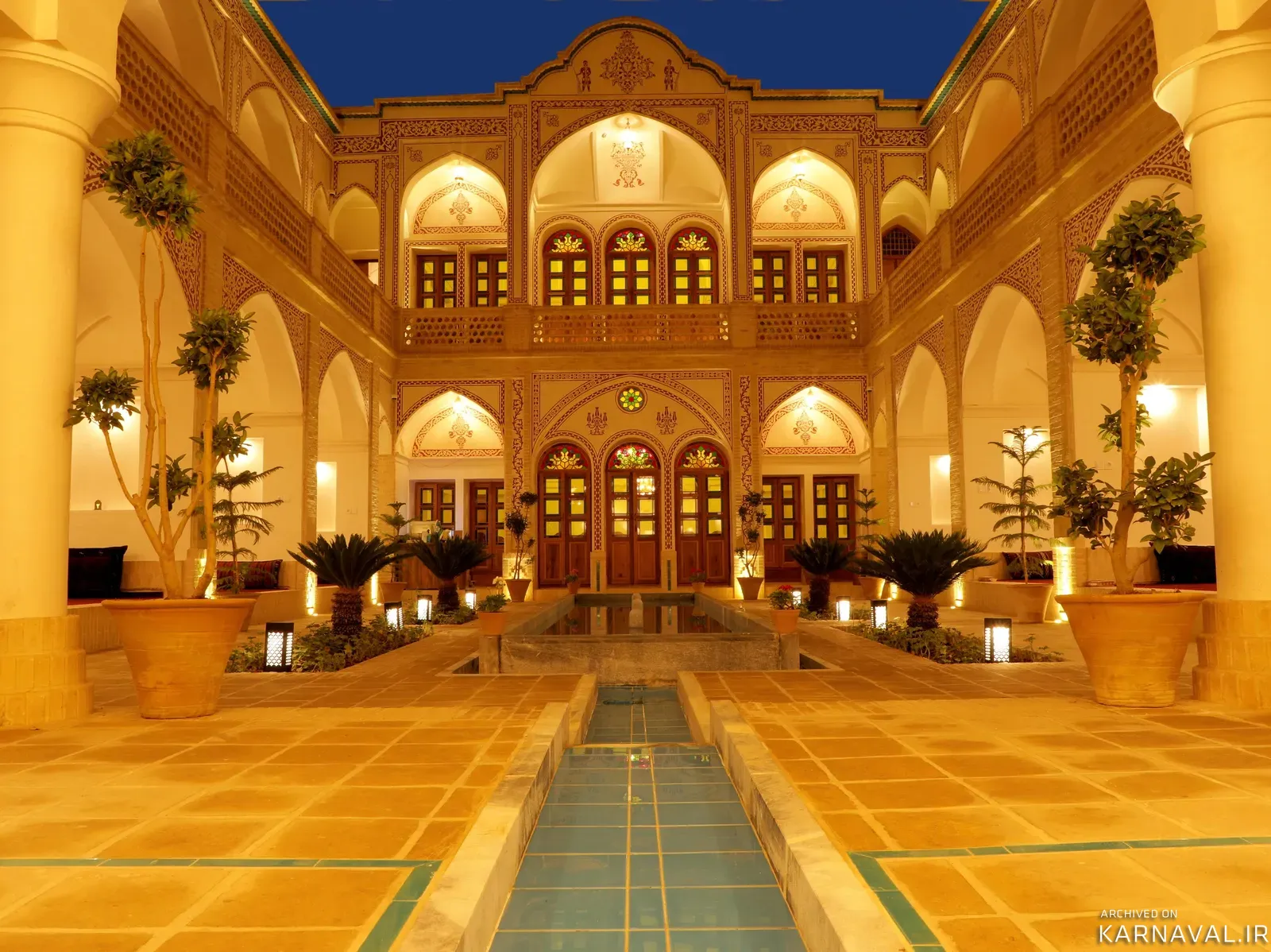 هتل سنتی عمارت ماندگار(114 _ خانواده) کاشان