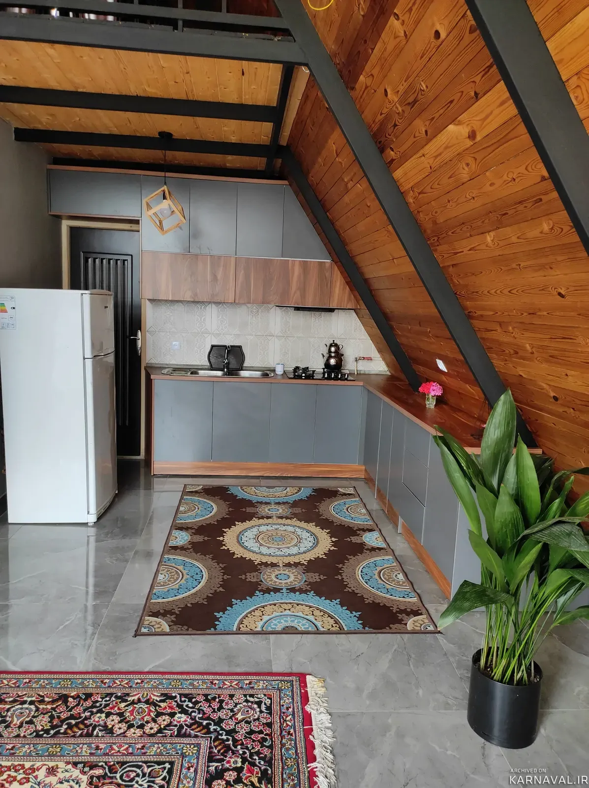 کلبه سوئیسی استخردار آبسرد دژاو بابل کلبه سوئیسی استخردار آبسرد دژاو بابل