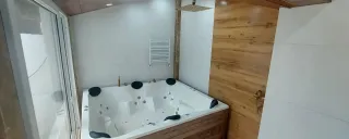 ویلا ماه سو با جکوزی انزلی ویلا ماه سو با جکوزی انزلی