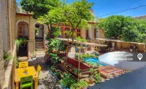اقامتگاه بومگردی عمارت هفت رنگ (چپر خونه) شیراز اقامتگاه بومگردی عمارت هفت رنگ (چپر خونه) شیراز