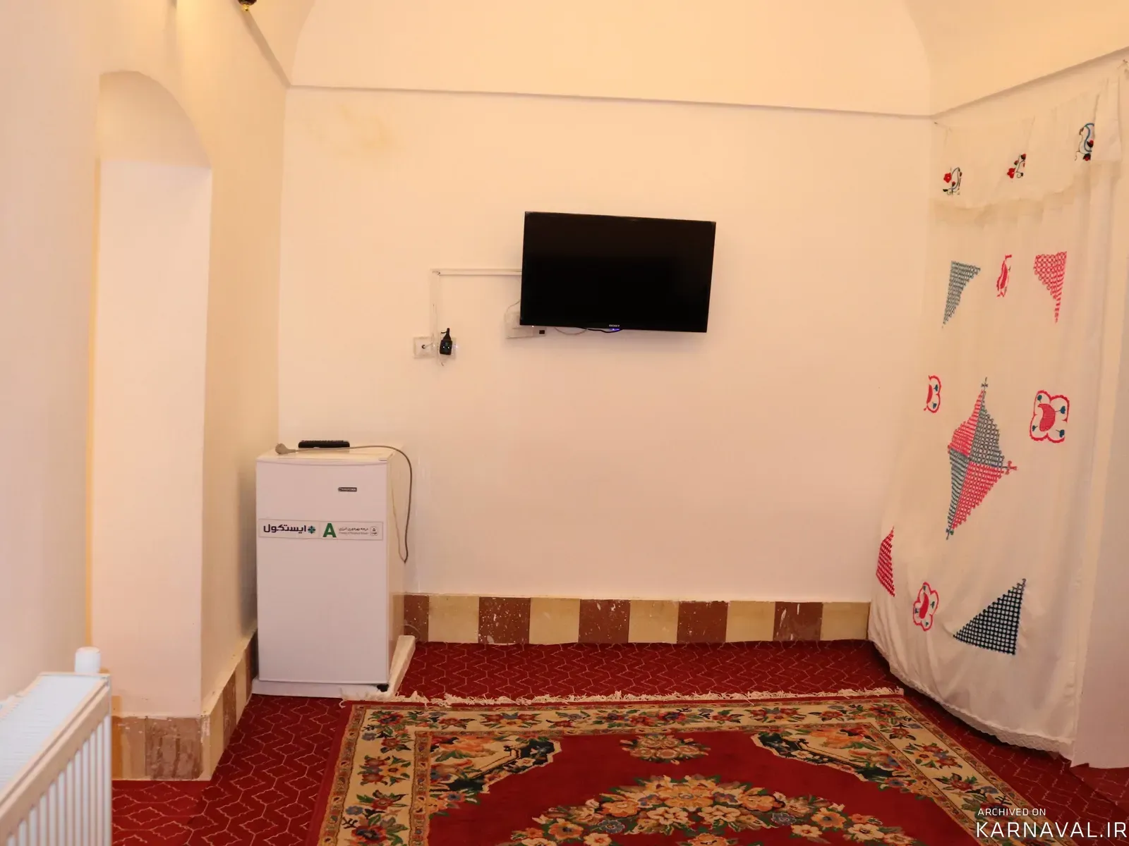 اقامتگاه بوم‌گردی  تاریخی سرای زنده دلان (شاعر) فردوس