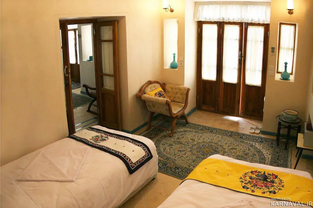 هتل سنتی کاشانه روشن (چهار نفره شاهنشین) کاشان