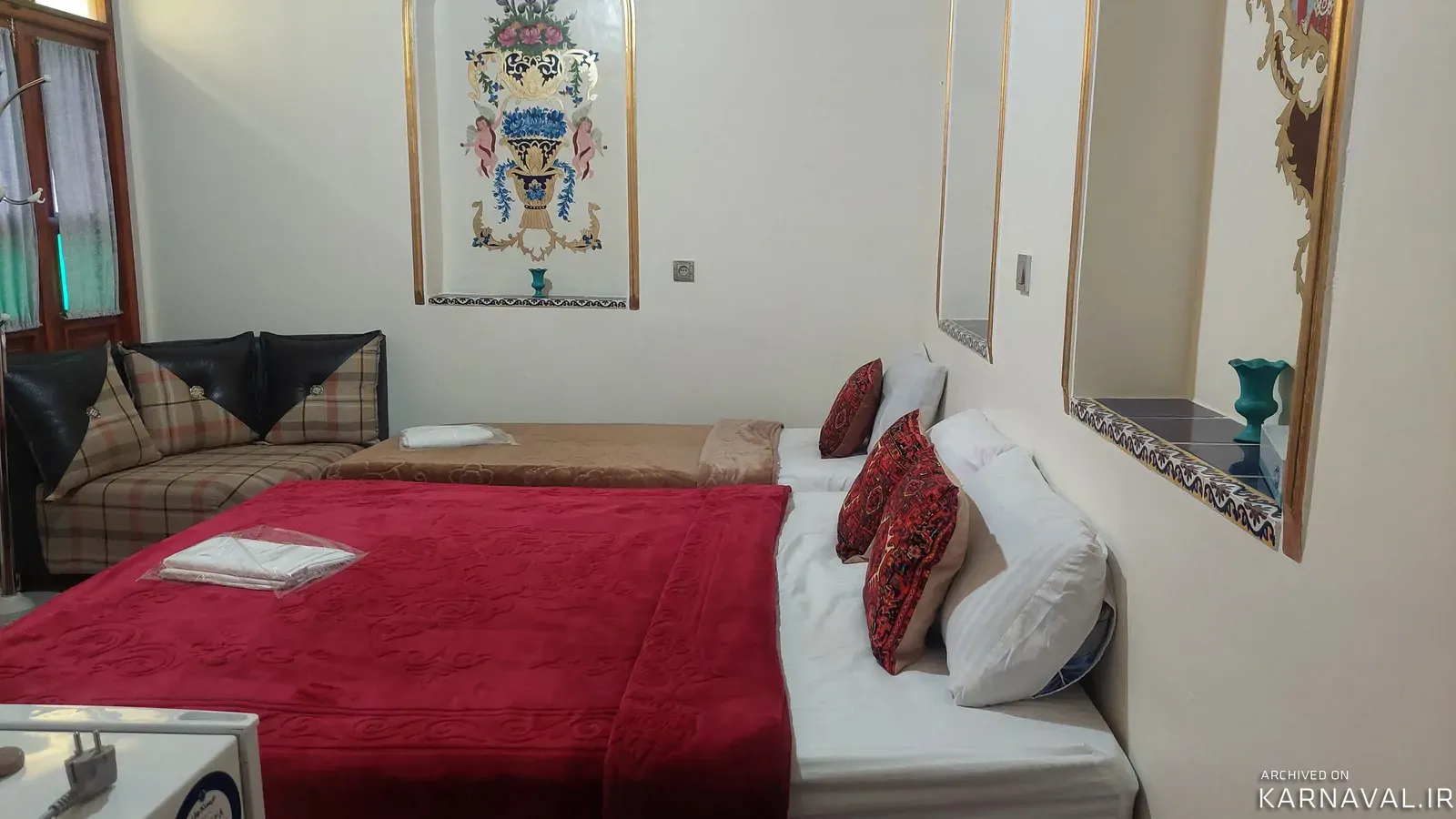 هتل سنتی اقامتگاه سنتی ملک تاج(واحد سه دری) شیراز هتل سنتی اقامتگاه سنتی ملک تاج(واحد سه دری) شیراز