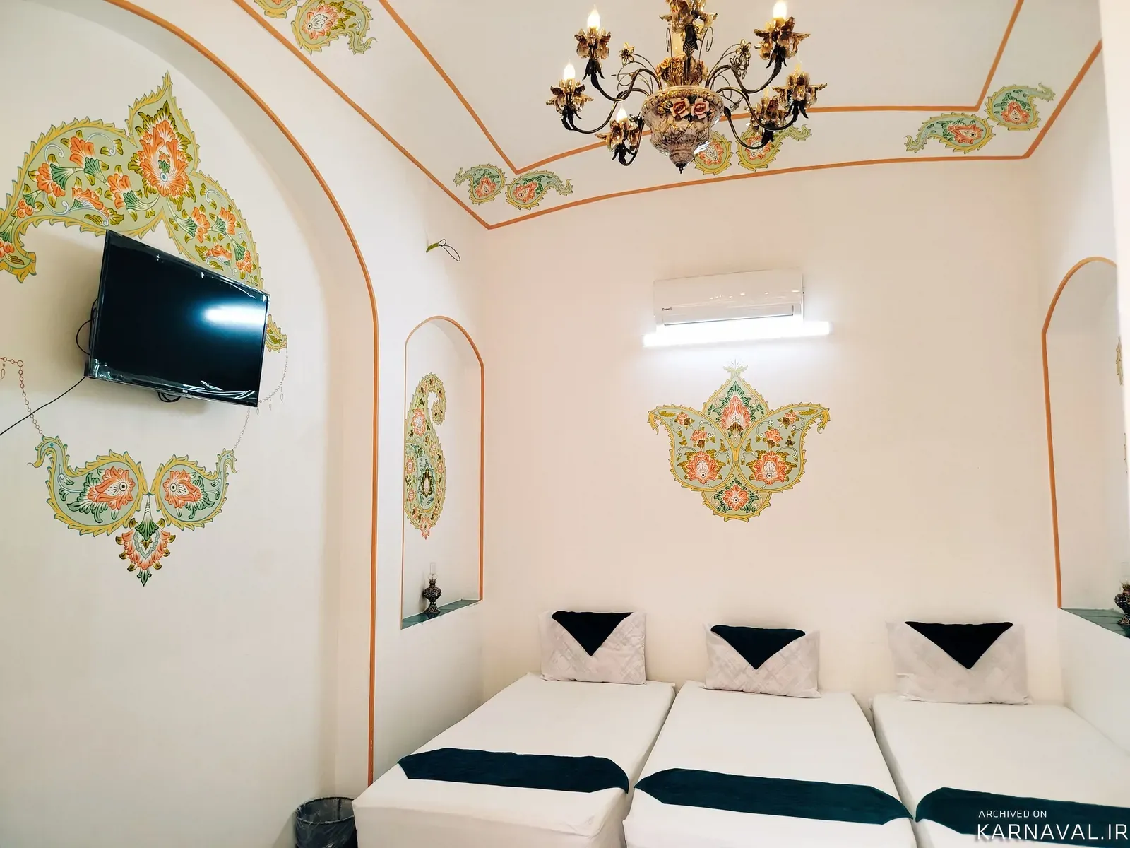 هتل سنتی چهارباغ (۱۰۳) با صبحانه رایگان کاشان
