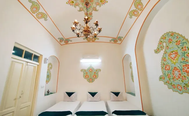هتل سنتی چهارباغ (۱۰۴) با صبحانه رایگان کاشان هتل سنتی چهارباغ (۱۰۴) با صبحانه رایگان کاشان