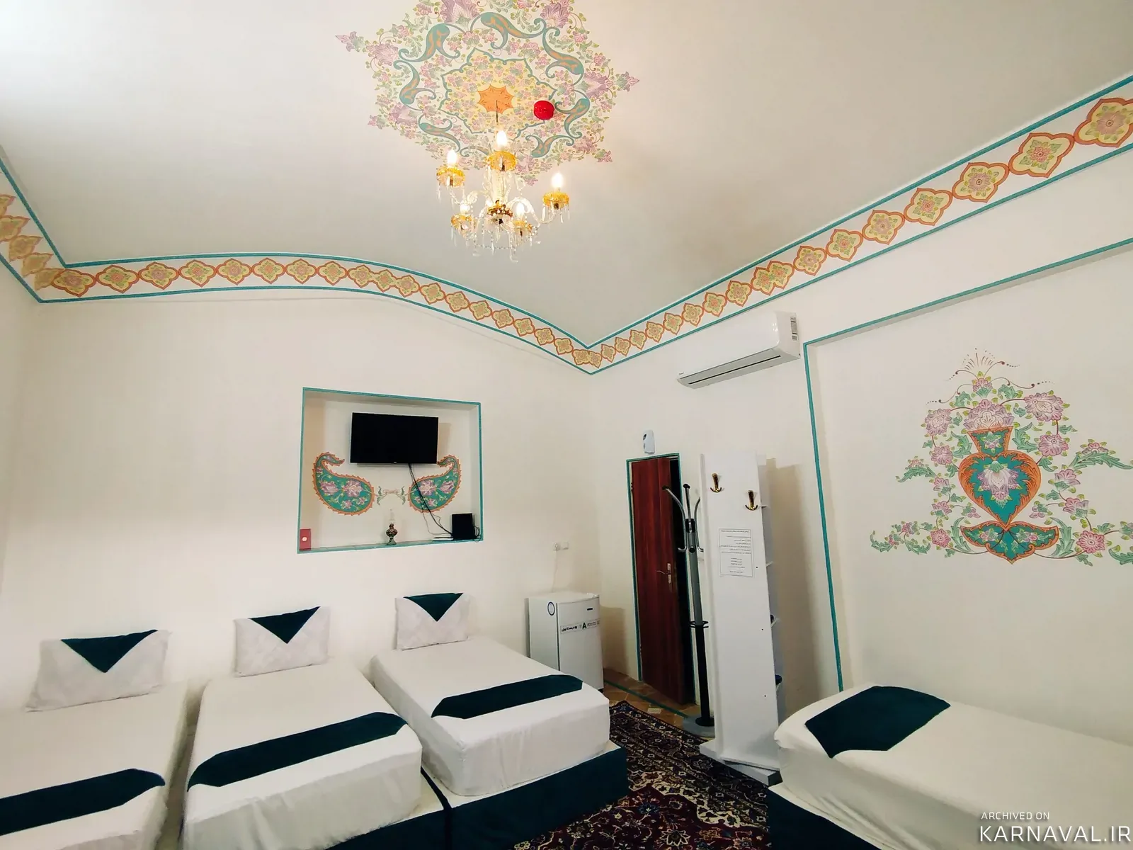 هتل سنتی چهارباغ (۱۰۲) با صبحانه رایگان کاشان هتل سنتی چهارباغ (۱۰۲) با صبحانه رایگان کاشان