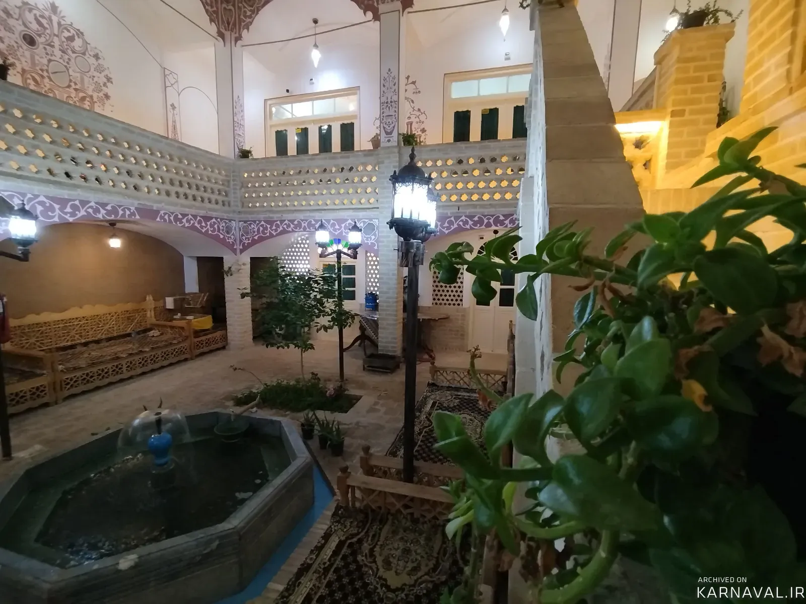 هتل سنتی چهارباغ (۱۰۲) با صبحانه رایگان کاشان