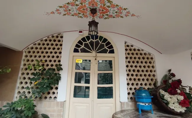 هتل سنتی چهارباغ (۱۰۵) با صبحانه رایگان کاشان هتل سنتی چهارباغ (۱۰۵) با صبحانه رایگان کاشان