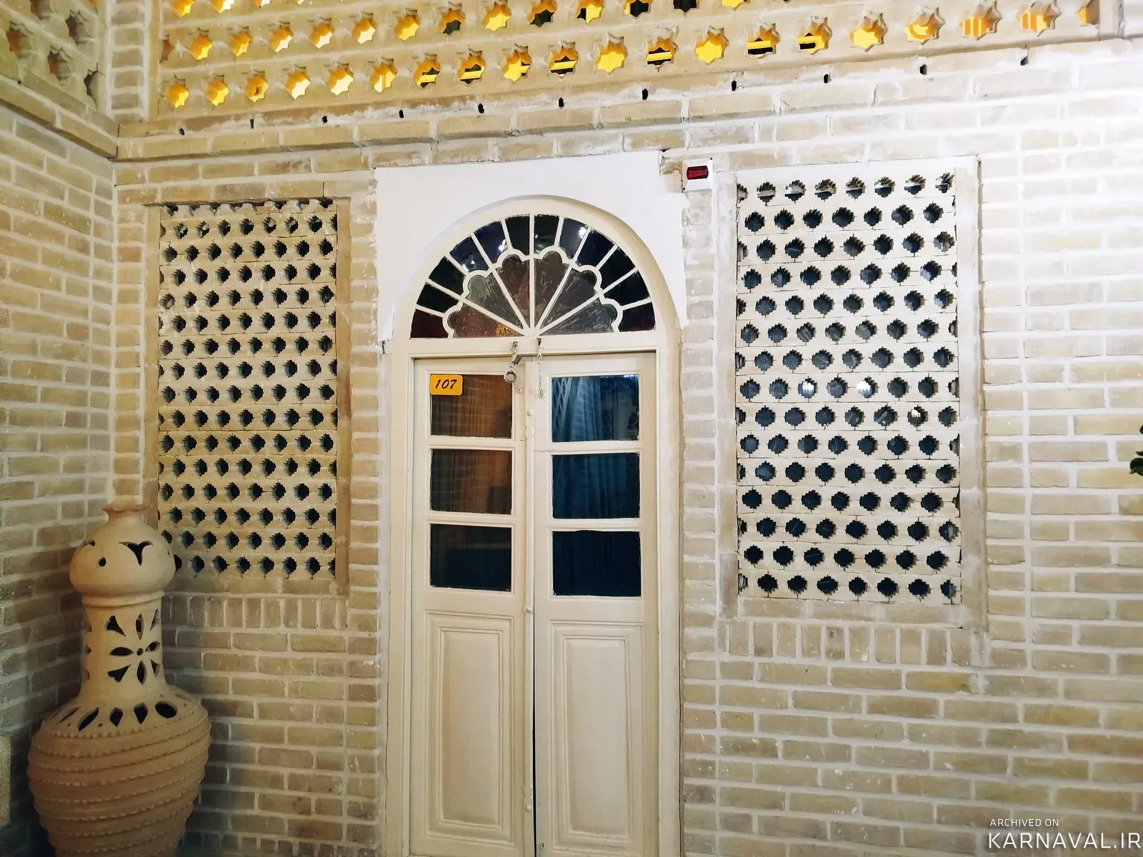 هتل سنتی چهارباغ (107) با صبحانه رایگان کاشان