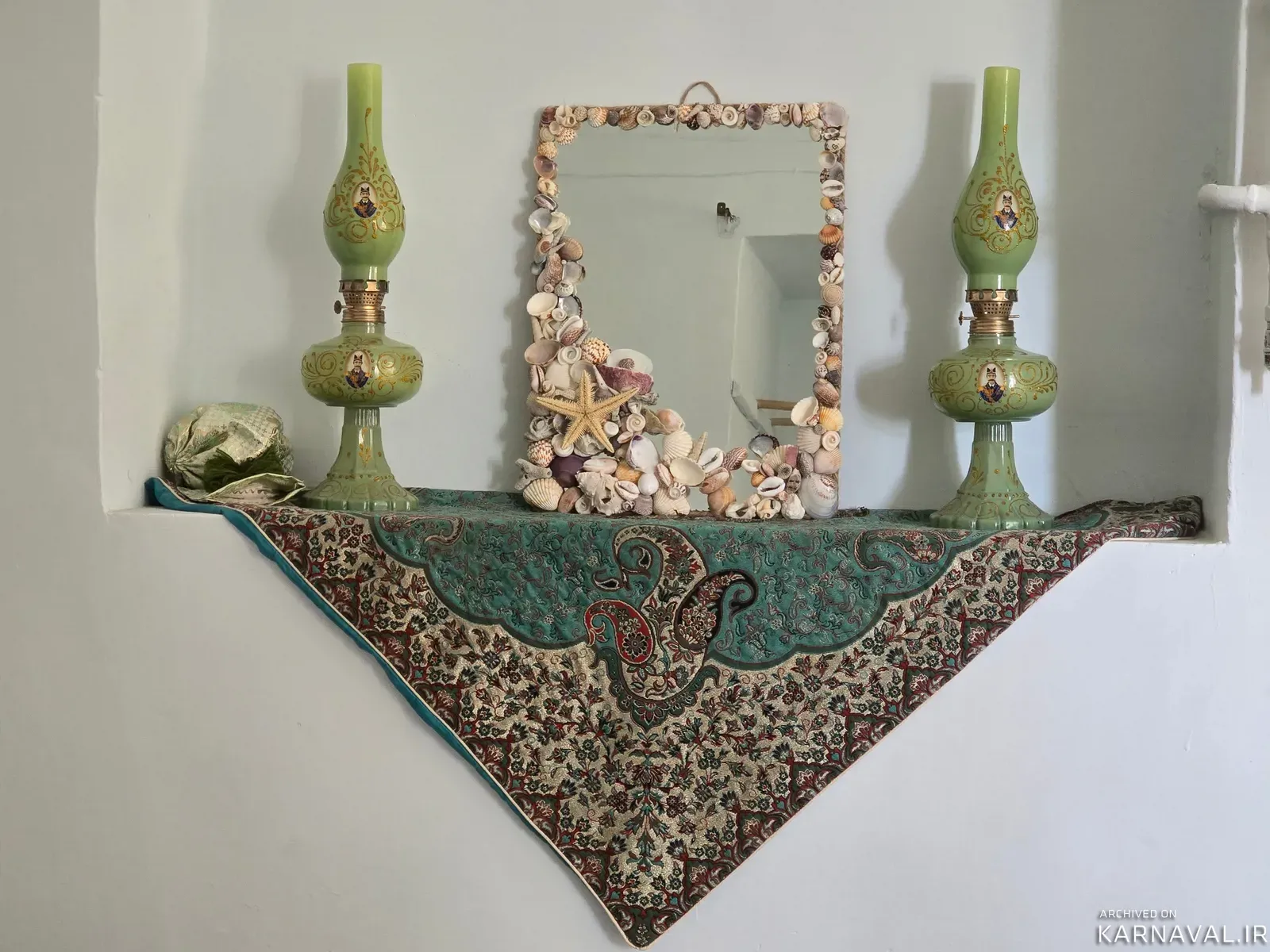 اقامتگاه بومگردی خونه ایوونی (اتاق قالی) اقلید اقامتگاه بومگردی خونه ایوونی (اتاق قالی) اقلید