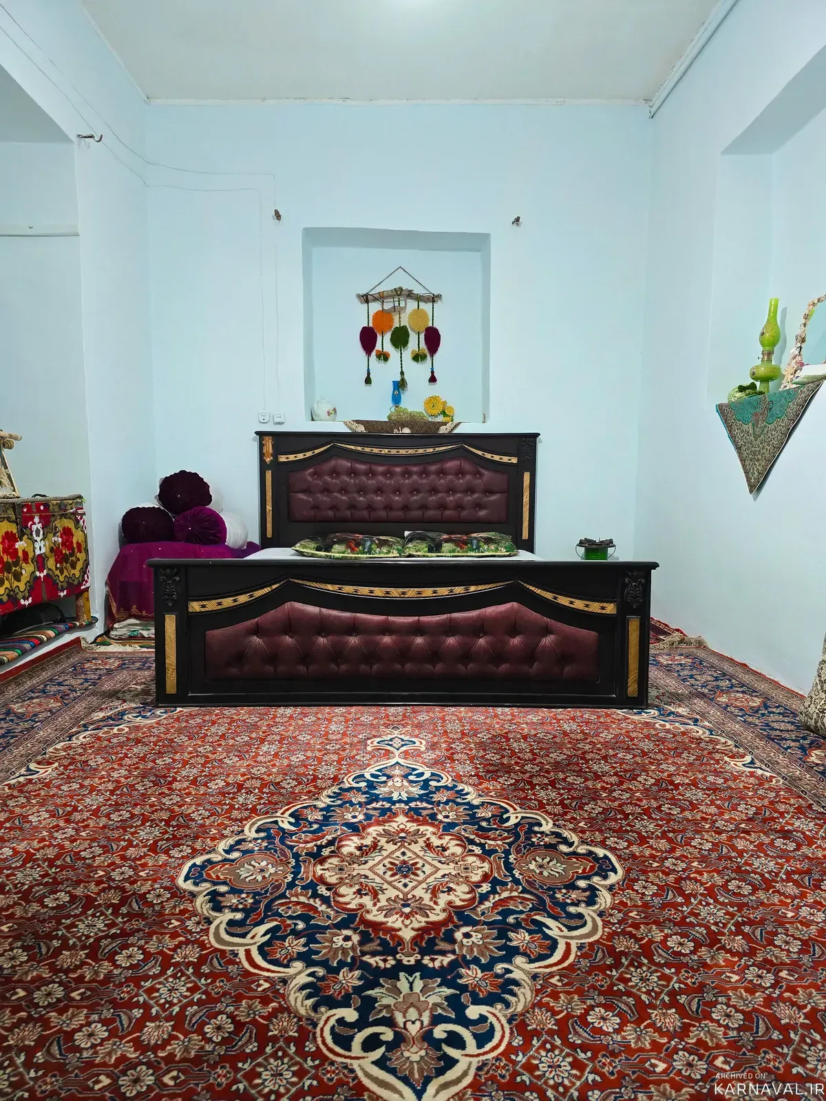 اقامتگاه بوم‌گردی خونه ایوونی (اتاق قالی) اقلید