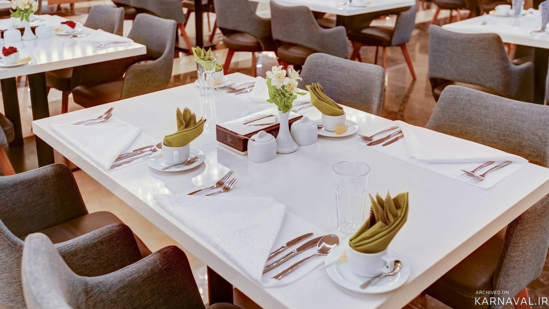 هتل خورشید هشتم رئوف کوثر