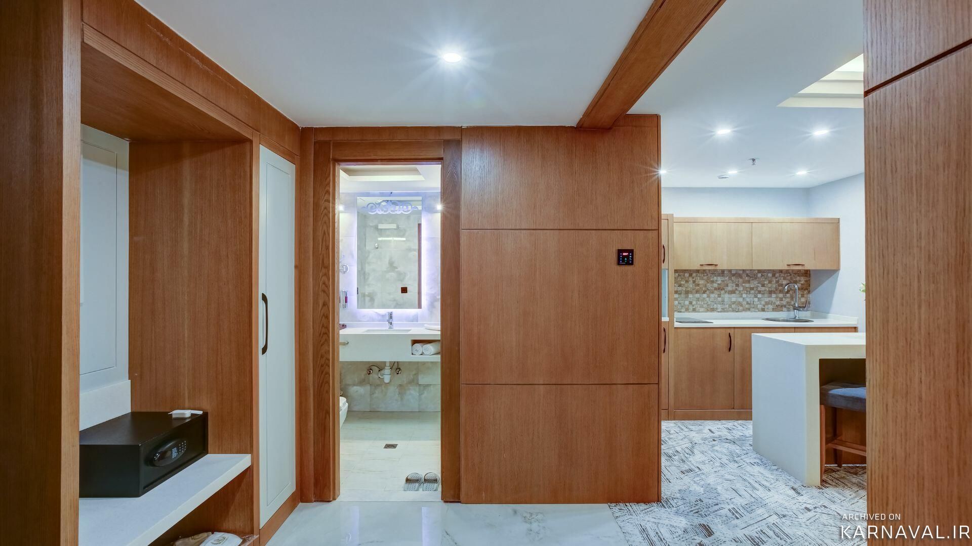 هتل خورشید هشتم رئوف کوثر