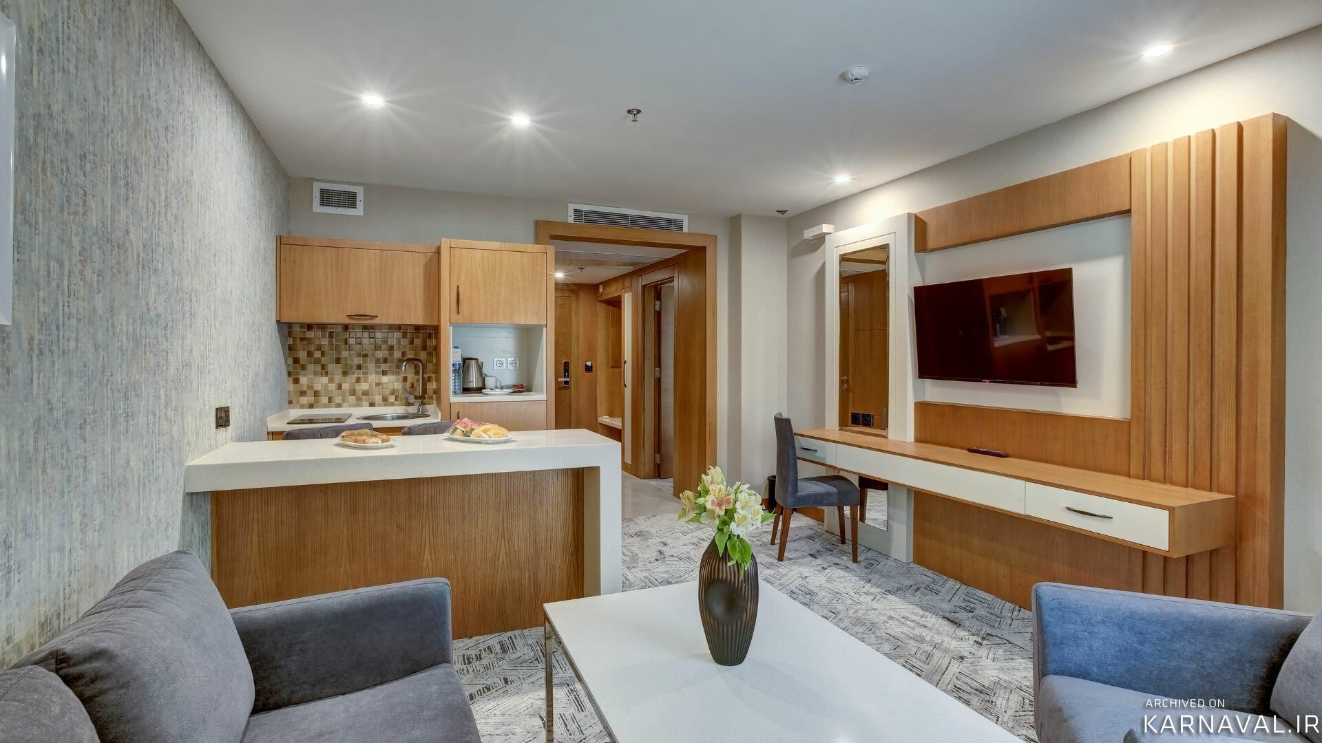 هتل خورشید هشتم رئوف کوثر