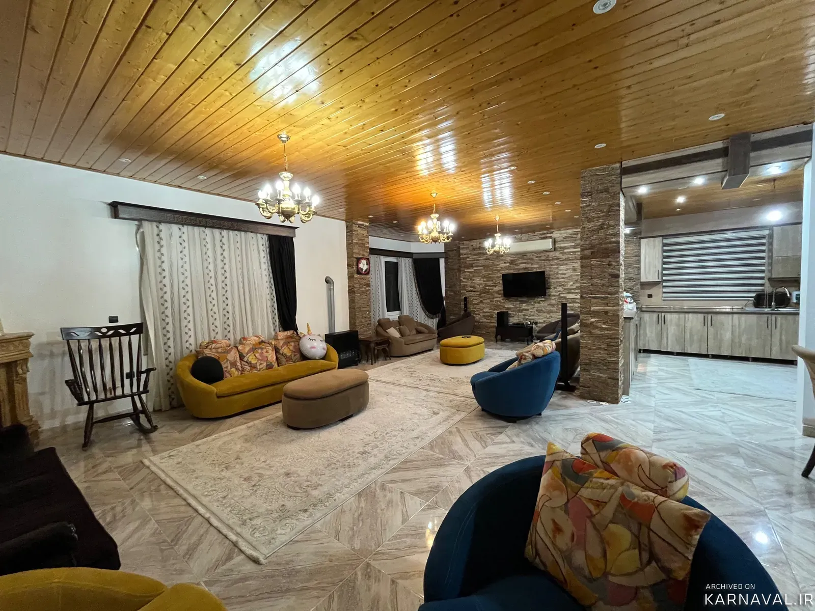 ویلا استخردار آبگرم زنبق با بیلیارد و فوتبال دستی کلارآباد
