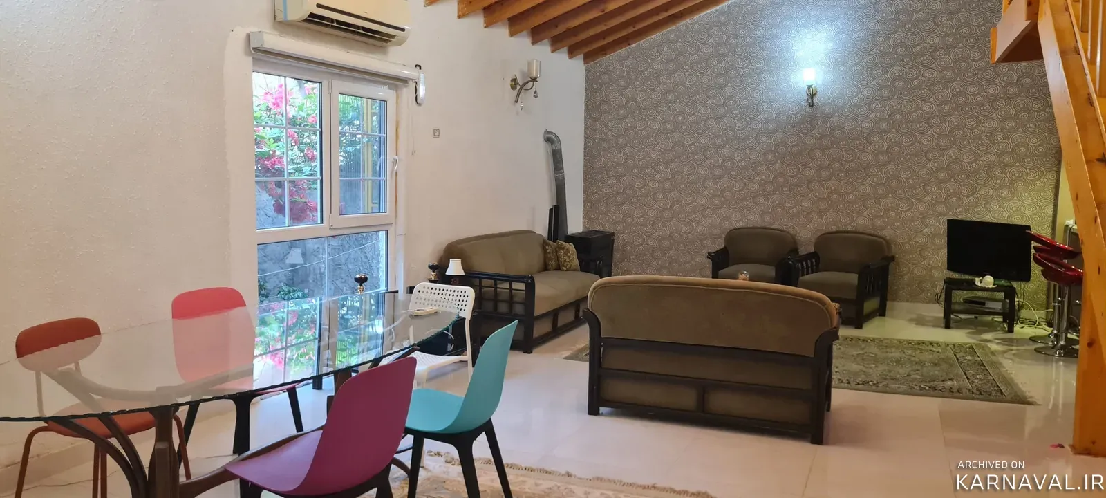 ویلا دوبلکس با سقف چوبی زیبا کنار