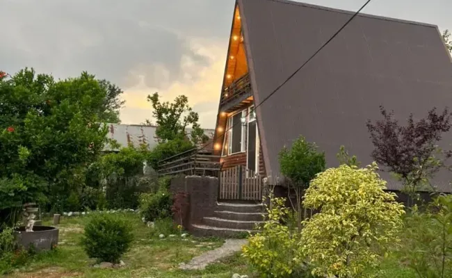 کلبه سوئیسی چوبی استخردار آبگرم هیرکان ماسال کلبه سوئیسی چوبی استخردار آبگرم هیرکان ماسال