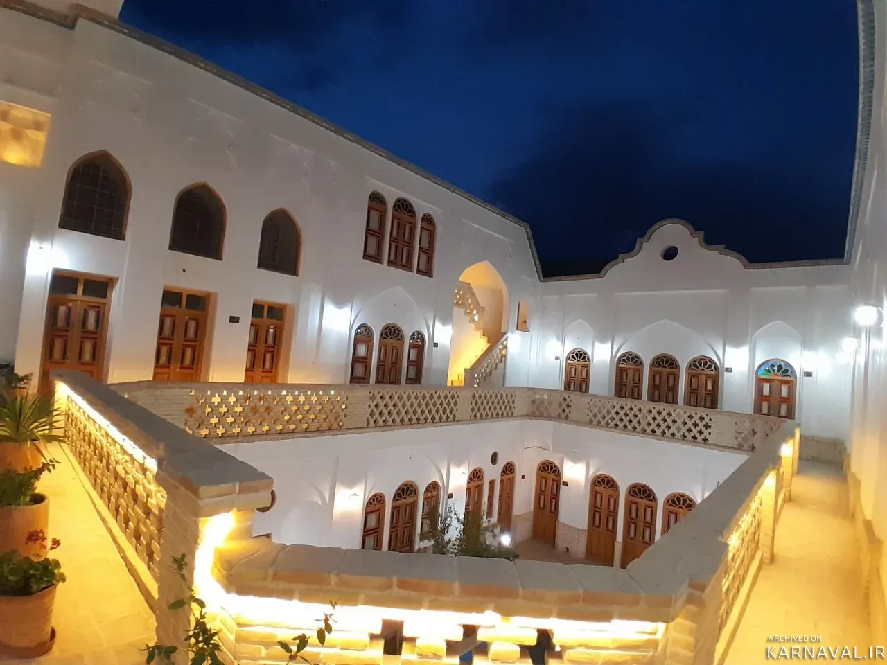 اقامتگاه سنتی عمارت شاه نشین کاشان اقامتگاه سنتی عمارت شاه نشین کاشان