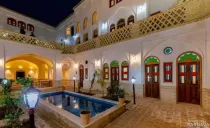 اقامتگاه سنتی عمارت شاه نشین کاشان اقامتگاه سنتی عمارت شاه نشین کاشان