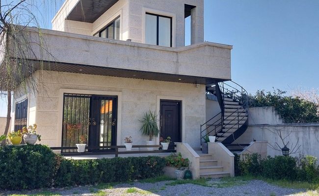 ویلای مبله با حیاطی دنج و دربست ویلای مبله با حیاطی دنج و دربست