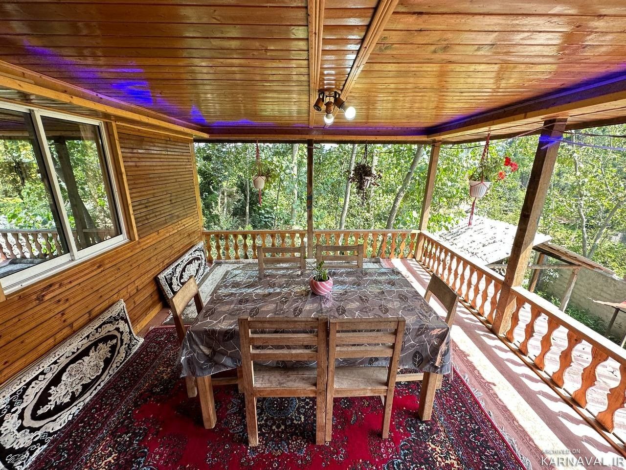 کلبه چوبی احمدی با دسترسی مناسب سد لفور