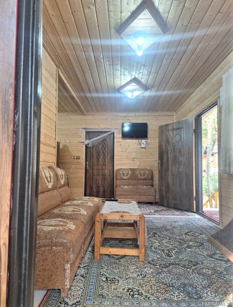 واحد چوبی نقلی تک خواب جنگلی در روستای خروم
